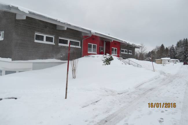 Sanitärgebäude im Winter
