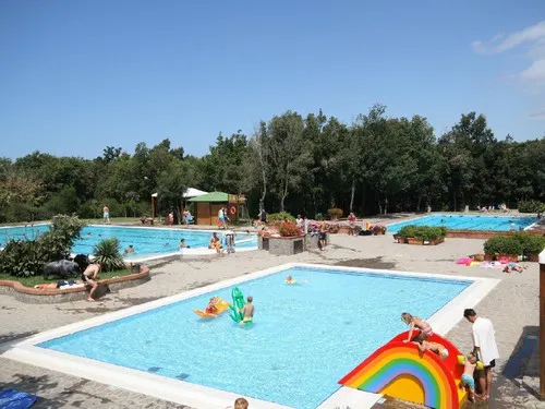 hu Montescudaio village 6