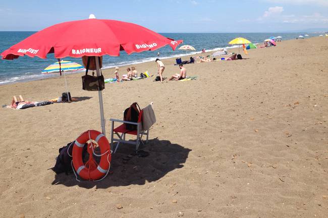Lebensretterservice am Strand