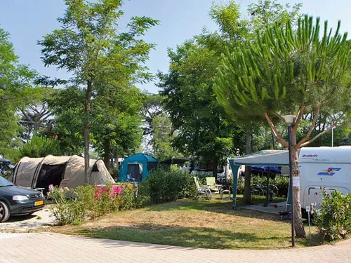 hu Park Albatros village 4