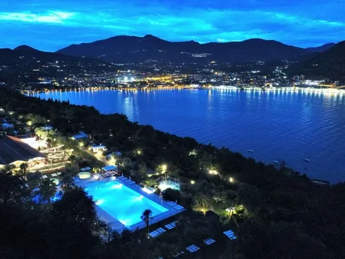 Glamping Resort Weekend 8