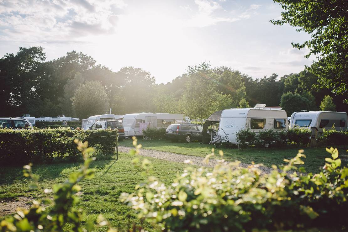 How far from the river is Campingpark Südheide?