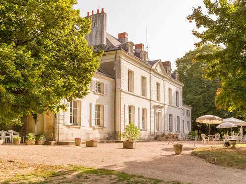 Castel Le Petit Trianon De Saint Ustre 3
