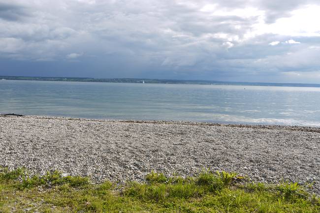 Blick vom Campingplatz auf die Schweizer Seite 