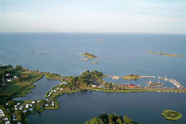 Dalskärs Camping, Stugor och Gästhamn