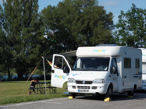 Domaine du Lac de Champos 5