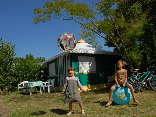 Flower Camping le Petit Paris 3