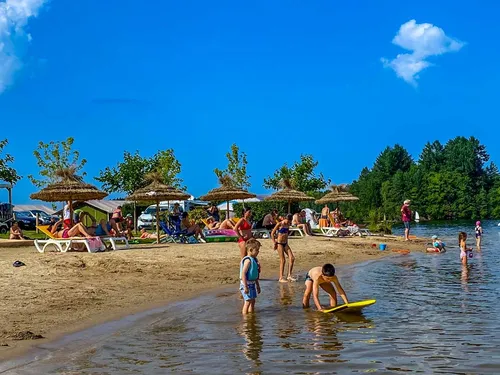 Flower Camping le Port de Neuvic 5