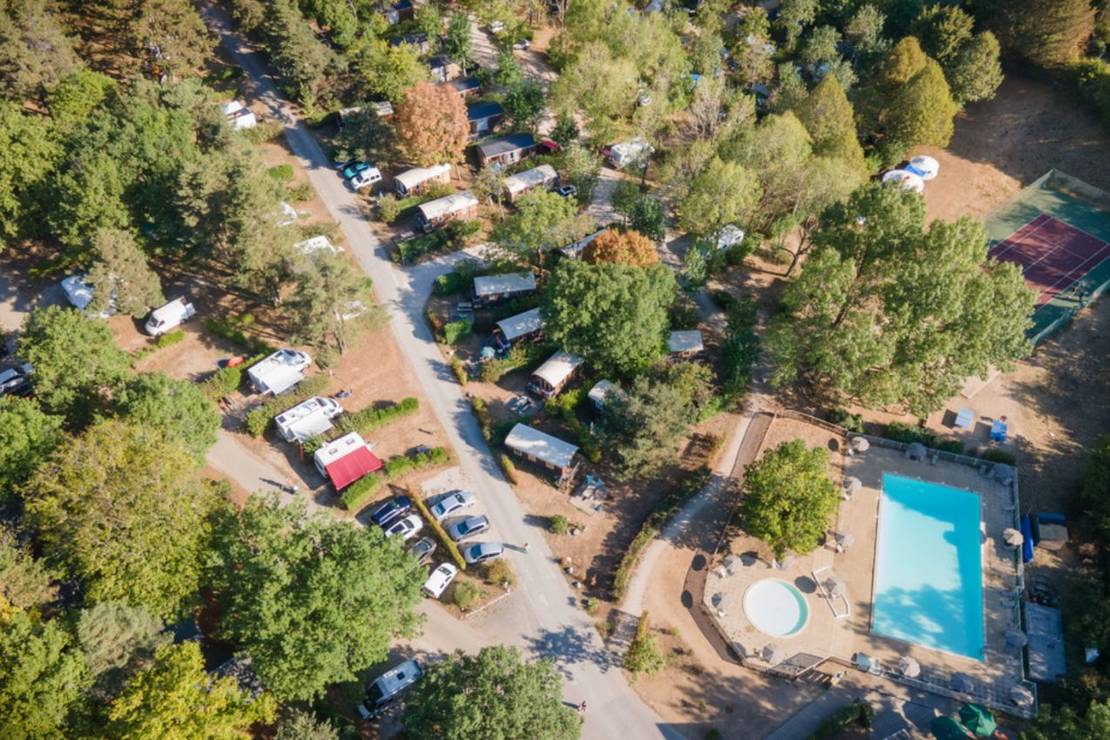 Huttopia Divonne Les Bains 4