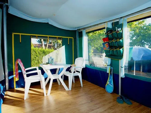 Iris Parc Chateau De Galaure 7