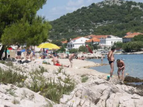 Apartmani & Kamp More 6