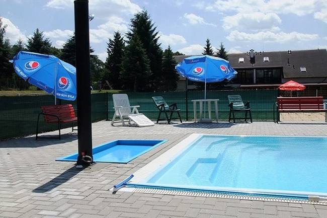 Bazén sprcha Hotel a kemp Formule Děčín
