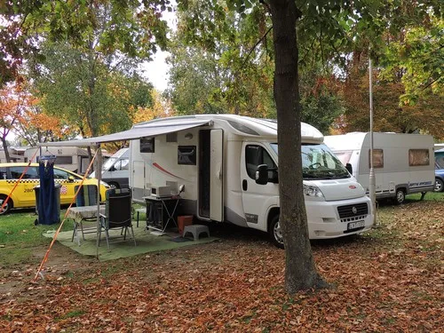 Kiskörös Thermalbad en Kemping 3