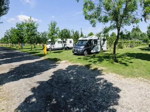 Agricampeggio La Buona Terra Borgo 5