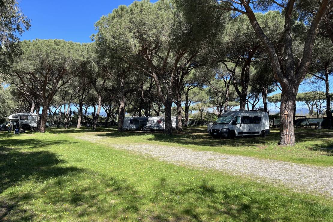 La Pampa Parking Area & Camp 4