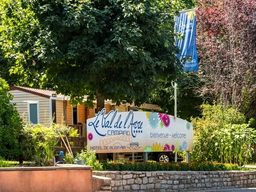 Flower Camping Le Val De L'Arre 3