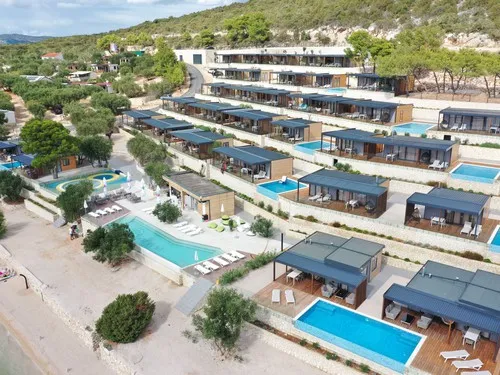 Olivia Green Camping 5