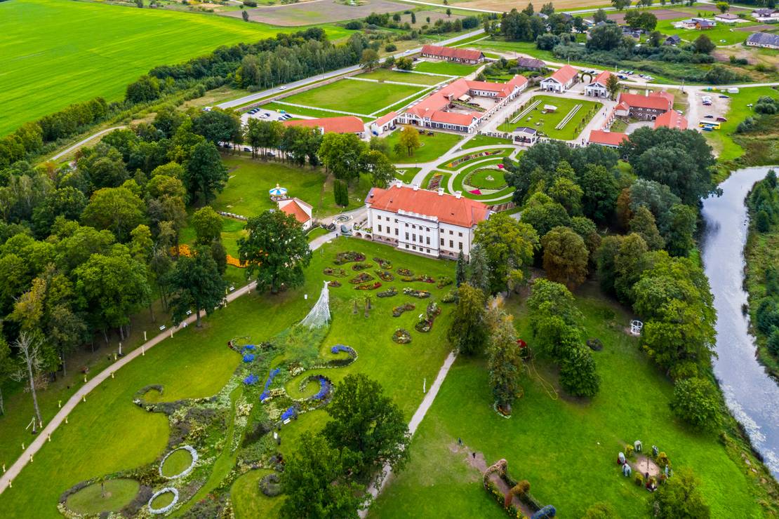 Pakruojis Manor Camping Site 4