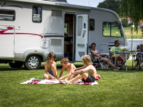 Thermenland Camping Bad Waltersdorf 12