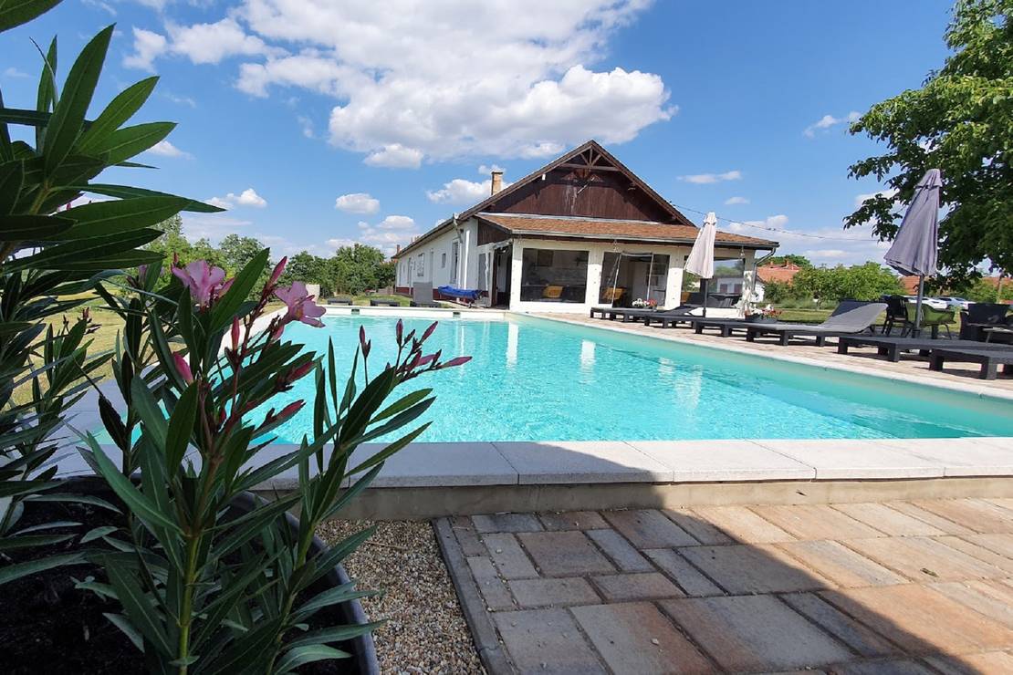 Tisza White House kemping itt ÉszakMagyarország camping.info