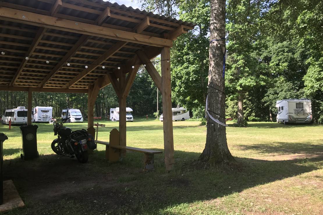 UKI Camping & Caravan Park – Guesthouse, Chalets and Tent Camping 4