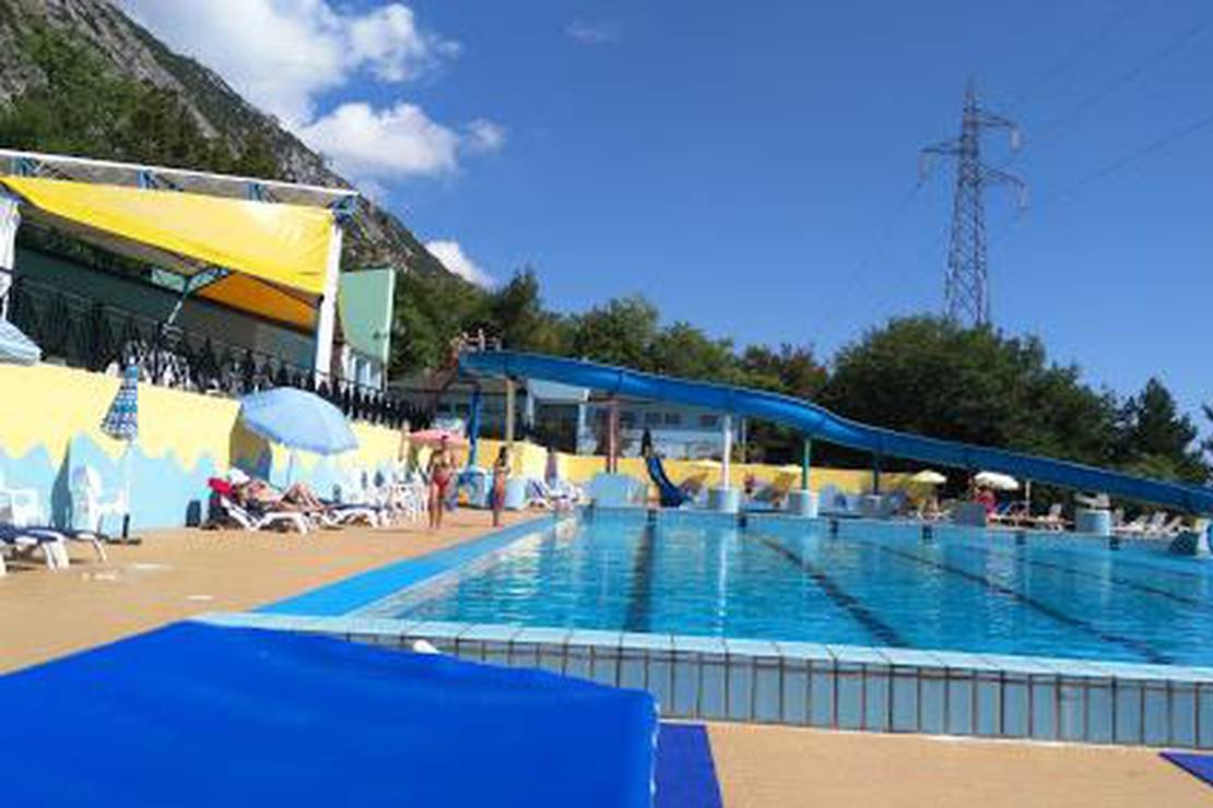 Villaggio Turistico Le Piscine 3