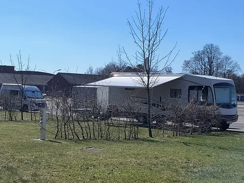 Wohnmobil Parkplatz im Hammerstein Park Wesendorf 3