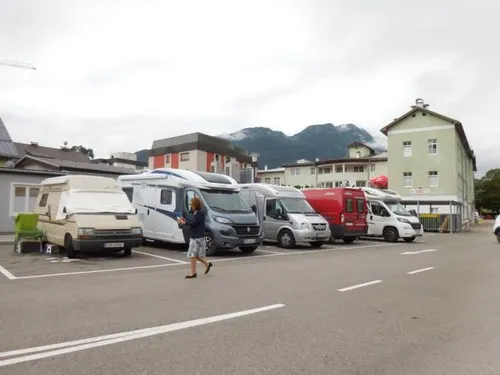 Wohnmobilstellplatz Kaiservilla 5