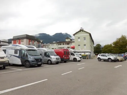 Wohnmobilstellplatz Kaiservilla 3