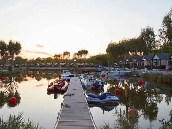 Zwischen Strand, Natur und Wassersport  Camping Nautic Almata - Magazin -  camping.info